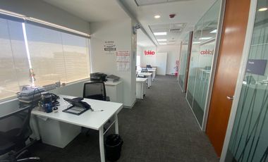 OFICINA EN VENTA EN MIRAFLORES VISTA EXTERNA CON AREAS COMUNES
