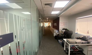 OFICINA EN VENTA EN MIRAFLORES VISTA EXTERNA CON AREAS COMUNES
