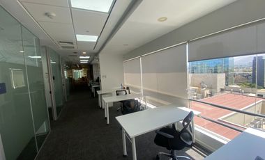 OFICINA EN VENTA EN MIRAFLORES VISTA EXTERNA CON AREAS COMUNES