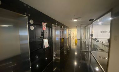 OFICINA EN VENTA EN MIRAFLORES VISTA EXTERNA CON AREAS COMUNES