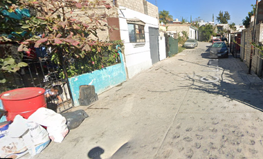 EXCELENTE OPORTUNIDAD, GRAN CASA EN LOMA DE CASERTA, TLAJOMULCO JALISCO