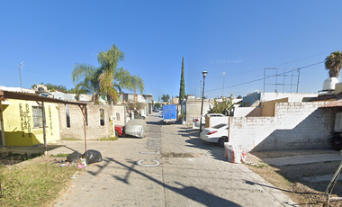 EXCELENTE OPORTUNIDAD, GRAN CASA EN LOMA DE CASERTA, TLAJOMULCO JALISCO