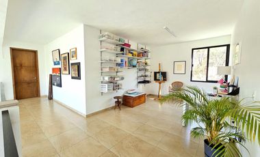 LAS CAÑADAS CASA EN VENTA SEMINUEVA CON ESPECTACULAR VISTA