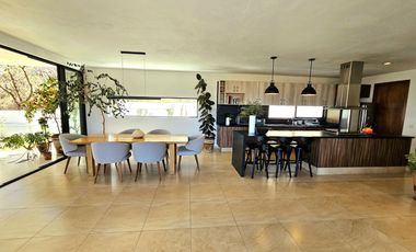 LAS CAÑADAS CASA EN VENTA SEMINUEVA CON ESPECTACULAR VISTA
