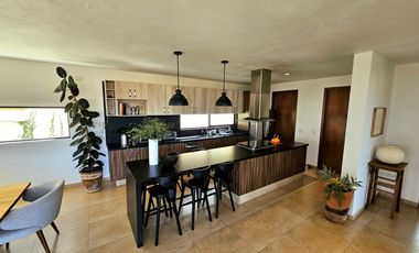 LAS CAÑADAS CASA EN VENTA SEMINUEVA CON ESPECTACULAR VISTA