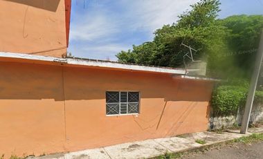 CASA EN COLONIA SALMORAL EN VERACRUZ SUPER ATRACTIVA