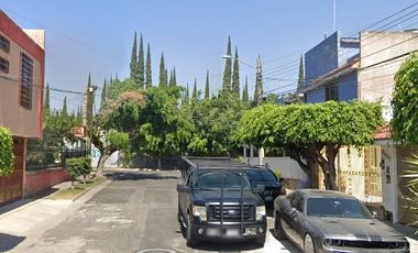 ¡¡Haz Que Tu Dinero Trabaje Para Ti Hoy !! Venta de Hermosa Casa en Exclusiva Zona, Col .Presidente Benito J, Zapopan,Jal.