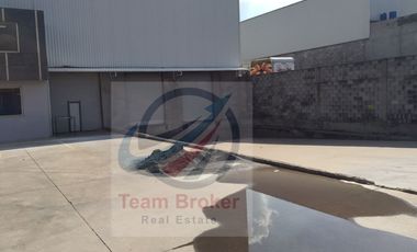 EXCELENTE BODEGA DE 1,370 M2 con oficinas,  TULTITLAN CERCA DEL OBELISCO CON 2 ANDENES Y 10 M. DE ALTURA DISP. MAYO 2026