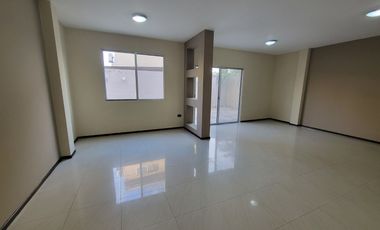 Venta de Casa Via a la Costa 4 Dormitorios Urbanización Belo Horizonte