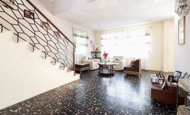 CASA ESQUINERA BARRIO DEL SEGURO