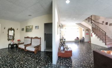 CASA ESQUINERA BARRIO DEL SEGURO