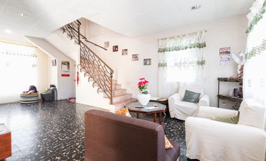 CASA ESQUINERA BARRIO DEL SEGURO
