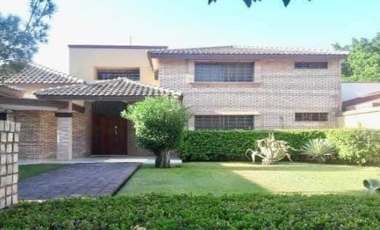 CASA EN VENTA ENTREGA INMEDIATA, FRAC. LOS NARANJOS, CIUDAD VICTORIA TAMAULIPAS