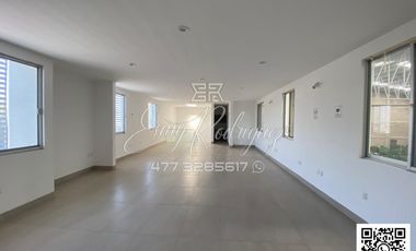 BODEGA EN RENTA EN MULZA. León,Gto; EN BLVD. AEROPUERTO, 2,200 M2, OFICINAS, BAÑOS, ESTACIONAMIENTO