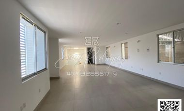 BODEGA EN RENTA EN MULZA. León,Gto; EN BLVD. AEROPUERTO, 2,200 M2, OFICINAS, BAÑOS, ESTACIONAMIENTO