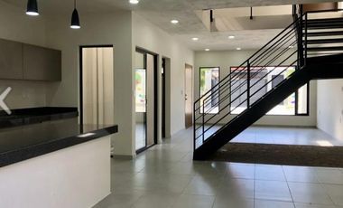 CASA EN VENTA EN FRACCIONAMIENTO PRIVADO.