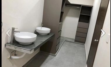CASA EN VENTA EN FRACCIONAMIENTO PRIVADO.