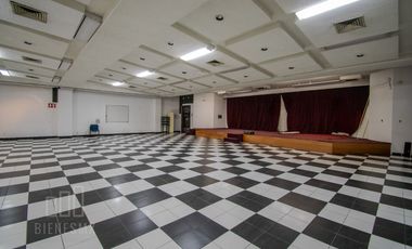 Edificio en Colonia Americana ideal para colegio, precio de oportunidad