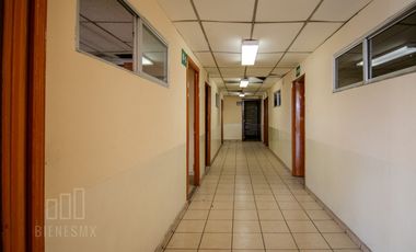 Edificio en Colonia Americana ideal para colegio, precio de oportunidad