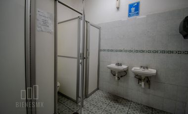 Edificio en Colonia Americana ideal para colegio, precio de oportunidad
