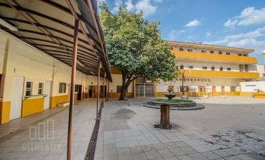 Edificio en Colonia Americana ideal para colegio, precio de oportunidad