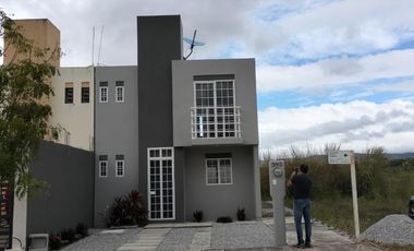 CASA EN VENTA EN FRACCIONAMIENTO PRIVADO.