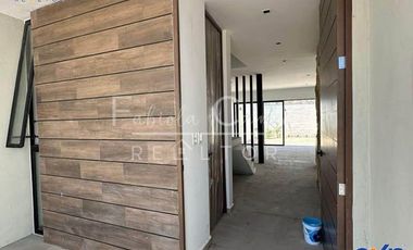 Casa de 2 plantas y 3 recamaras en venta en Conkal Yucatán - ENTREGA diciembre 2025