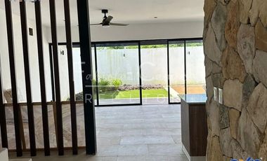 Casa de 2 plantas y 3 recamaras en venta en Conkal Yucatán - ENTREGA diciembre 2025