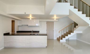 2 STORY PENTHOUSE MANDANI BAY CEBU