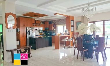 For Sale Overlooking House in Northridge Monterrazas de Cebu