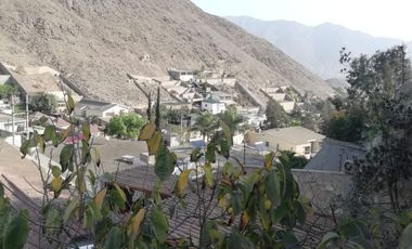 HERMOSA CASA EN CALLE EL PEÑÓN, URBANIZACIÓN LAS LOMAS DE LA PLANICIE. LIMITE DE A MOLINA Y CIENEGUILLA
