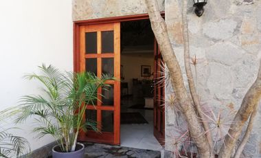 HERMOSA CASA EN CALLE EL PEÑÓN, URBANIZACIÓN LAS LOMAS DE LA PLANICIE. LIMITE DE A MOLINA Y CIENEGUILLA