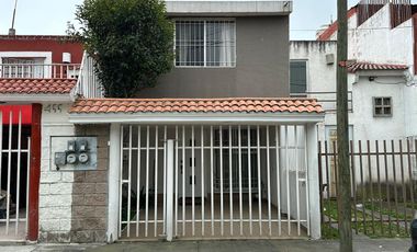 BONITA CASA EN VENTA EN CHAPULTEPEC, CON AMPLIACION