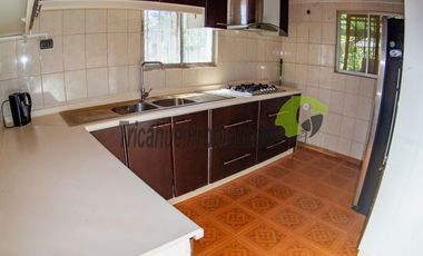 Venta de parcela 7.961 m2, con dos casas, camino principal el Tambo, Vicuña. 7.990 UF