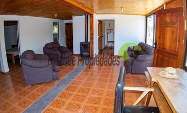 Venta de parcela 7.961 m2, con dos casas, camino principal el Tambo, Vicuña. 7.990 UF