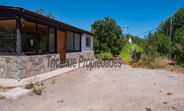Venta de parcela 7.961 m2, con dos casas, camino principal el Tambo, Vicuña. 7.990 UF