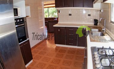 Venta de parcela 7.961 m2, con dos casas, camino principal el Tambo, Vicuña. 7.990 UF