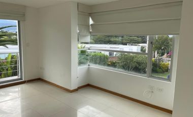 Tumbaco, sector Hilacril,Casa en Renta No Adosada con amplio jardin independiente