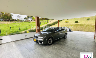 ARRIENDO HERMOSA FINCA EN EL CARMEN DE VIBORAL