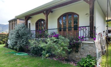 🌟¡En RENTA elegante casa en un entorno natural privilegiado!🌟