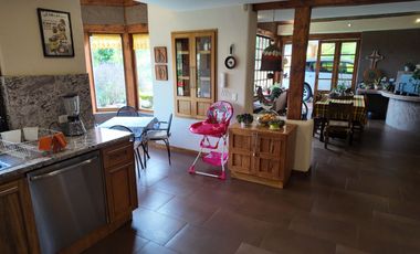 🌟¡En RENTA elegante casa en un entorno natural privilegiado!🌟