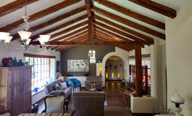 🌟¡En RENTA elegante casa en un entorno natural privilegiado!🌟