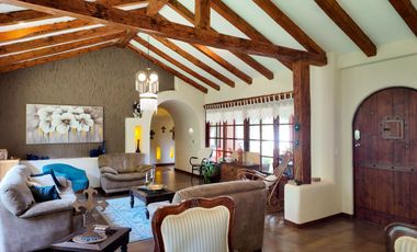 🌟¡En RENTA elegante casa en un entorno natural privilegiado!🌟