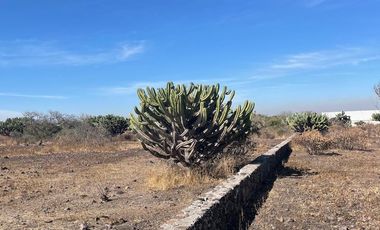 VENTA DE TERRENO SOBRE CARRETERA 200 TEQUISQUIAPAN, A 8 KM DEL AEROPUERTO