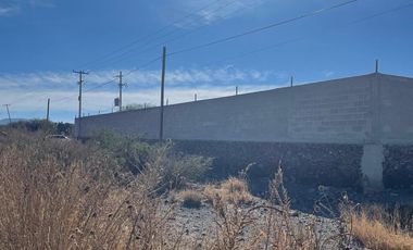 VENTA DE TERRENO SOBRE CARRETERA 200 TEQUISQUIAPAN, A 8 KM DEL AEROPUERTO
