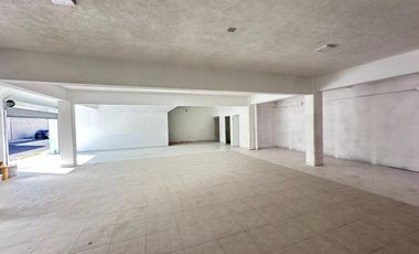 Se renta amplio local comercial 290 m2 ubicado en esquina 12 metros de frente sobre boulevard Garcia de leon