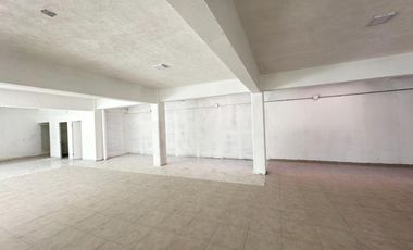 Se renta amplio local comercial 290 m2 ubicado en esquina 12 metros de frente sobre boulevard Garcia de leon