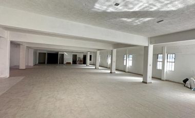 Se renta amplio local comercial 290 m2 ubicado en esquina 12 metros de frente sobre boulevard Garcia de leon