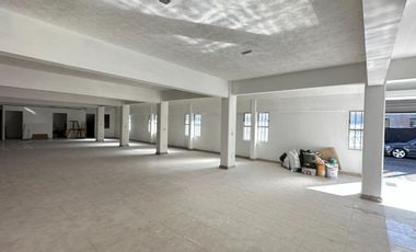 Se renta amplio local comercial 290 m2 ubicado en esquina 12 metros de frente sobre boulevard Garcia de leon