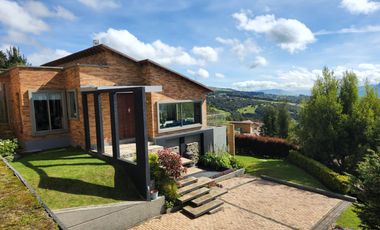 CASA CAMPESTRE EN VENTA EN ALTOS DE YERBABUENA (CHÍA)
